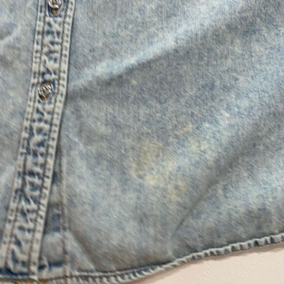 Universal Thread Oversized Denim Shirt XXL Light Wash Button Down Shacket Distre - Picture 3 of 3